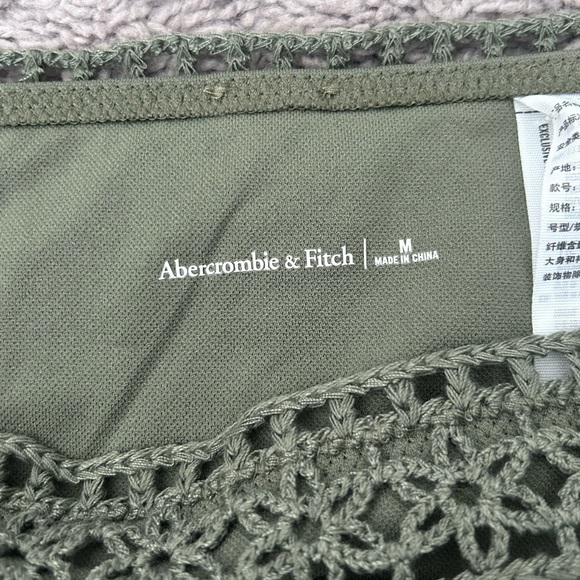 ABERCROMBIE AND FITCH crochet swim bottom. Original Cheeky. Size medium. NWT - Picture 4 of 5